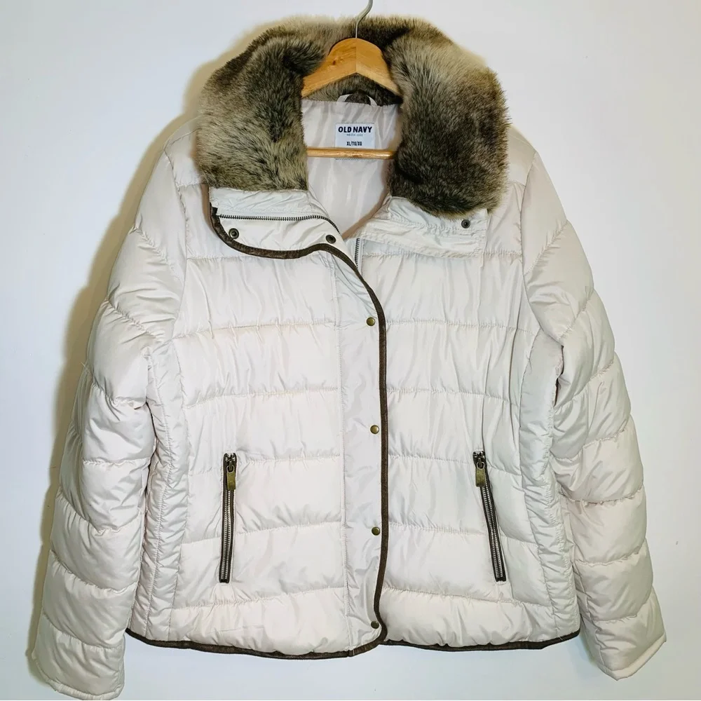 Old Navy Women’s Puffer Jacket Size XL - Cream with Faux Fur Collar Winter Coat - Picture 3 of 15